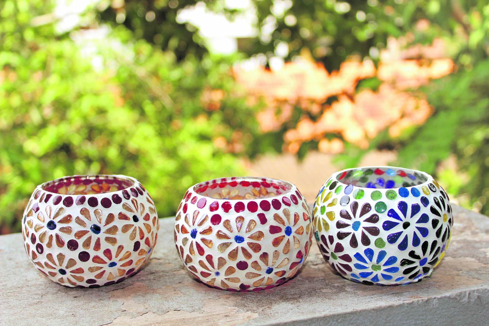 ಕ್ಯಾಂಡಲ್‌ ಇಡಲು ಬಗೆಬಗೆಯ ಪಿಂಗಾಣಿ ಬಟ್ಟಲು