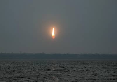 ಶ್ರೀಹರಿಕೋಟದಲ್ಲಿರುವ ಉಡ್ಡಯನ ಕೇಂದ್ರದಿಂದ ಇಂದು (ಭಾನುವಾರ) ಸಂಜೆ 5.26ಕ್ಕೆ ಈ ಉಪಗ್ರಹವನ್ನು ಹೊತ್ತ'ಎಲ್‌ವಿಎಂ–ಎಂ5' ರಾಕೆಟ್‌ ನಭಕ್ಕೆ ಚಿಮ್ಮಿತು.