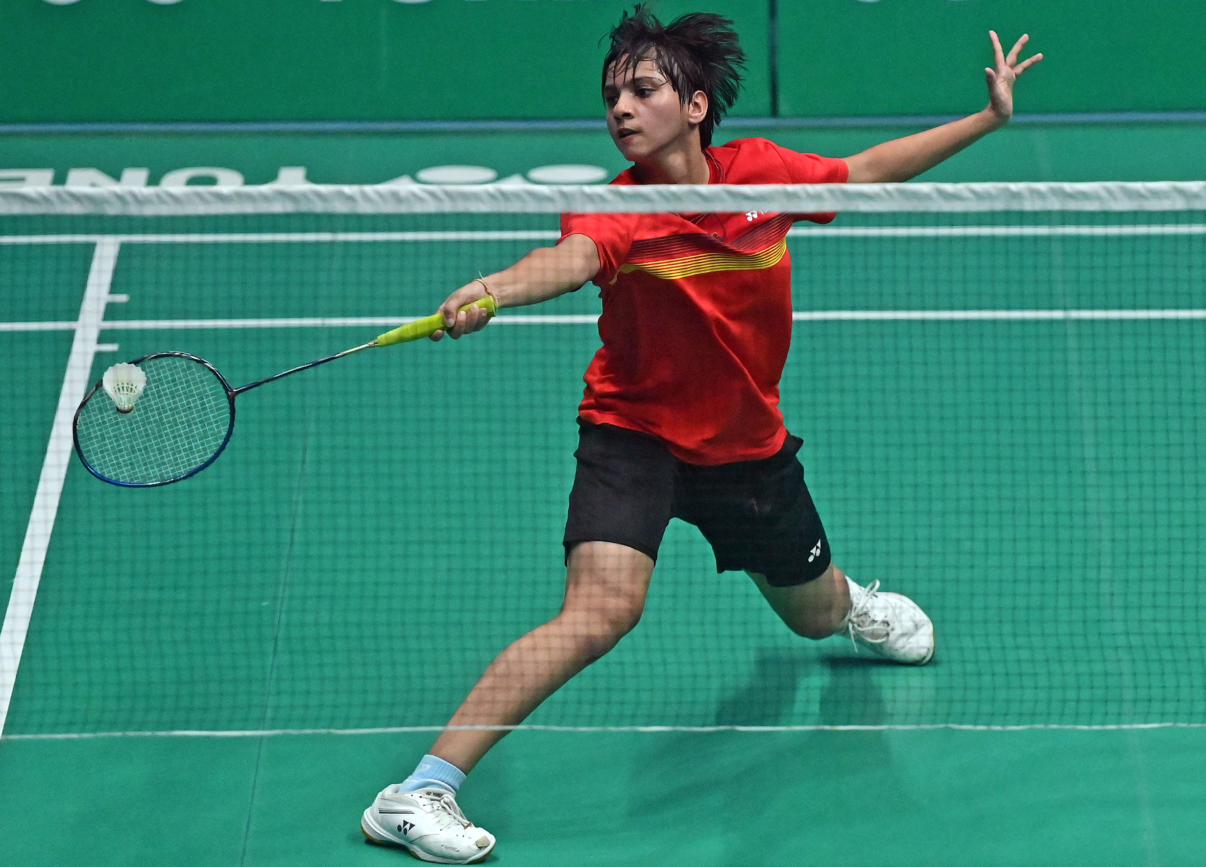 ಮಹಿಳೆಯರ ವಿಭಾಗದ ಪ್ರಶಸ್ತಿ ಗೆದ್ದ ಮಾನಸಿ ಸಿಂಗ್ ಅವರು ಷಟಲ್ ಹಿಂದಿರುಗಿಸಿದ ವಿಧಾನ ಪ್ರಜಾವಾಣಿ ಚಿತ್ರ : ಫಕ್ರುದ್ದೀನ್ ಎಚ್