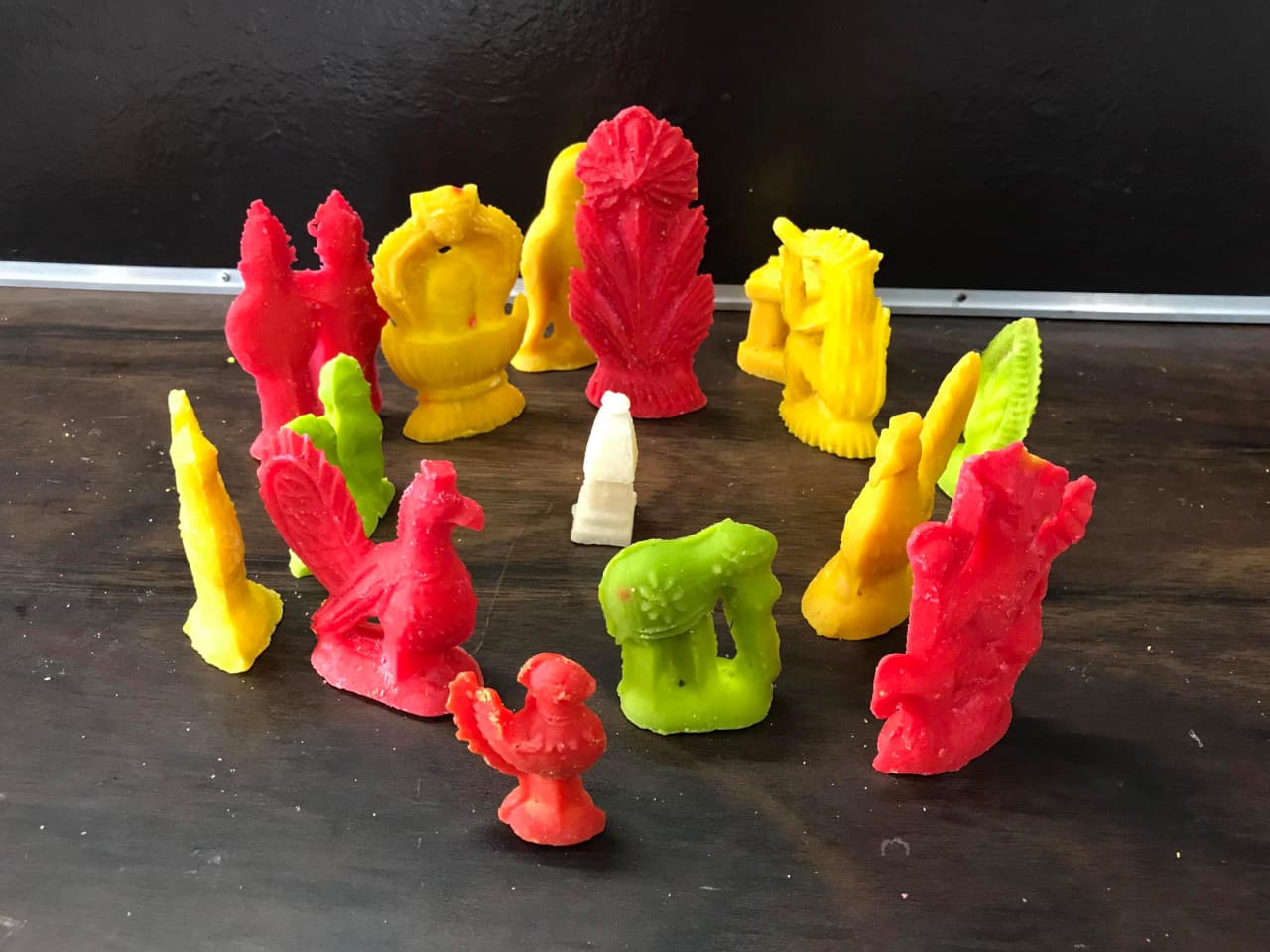 ಹಟ್ಟಿ ಪಟ್ಟಣದ ಮಾರುಕಟ್ಟೆಗೆ ಬಂದ ಸಕ್ಕರೆ ಆರತಿ