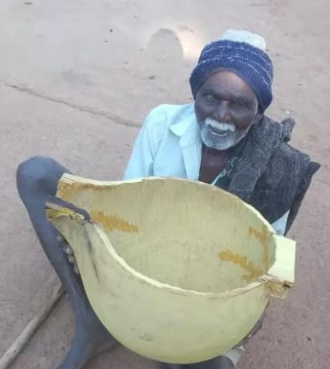 ವೀಣೆಗೆ ಜೀವ ನೀಡುತ್ತಿರುವ ಪೆನ್ನ ಓಬಳಯ್ಯ