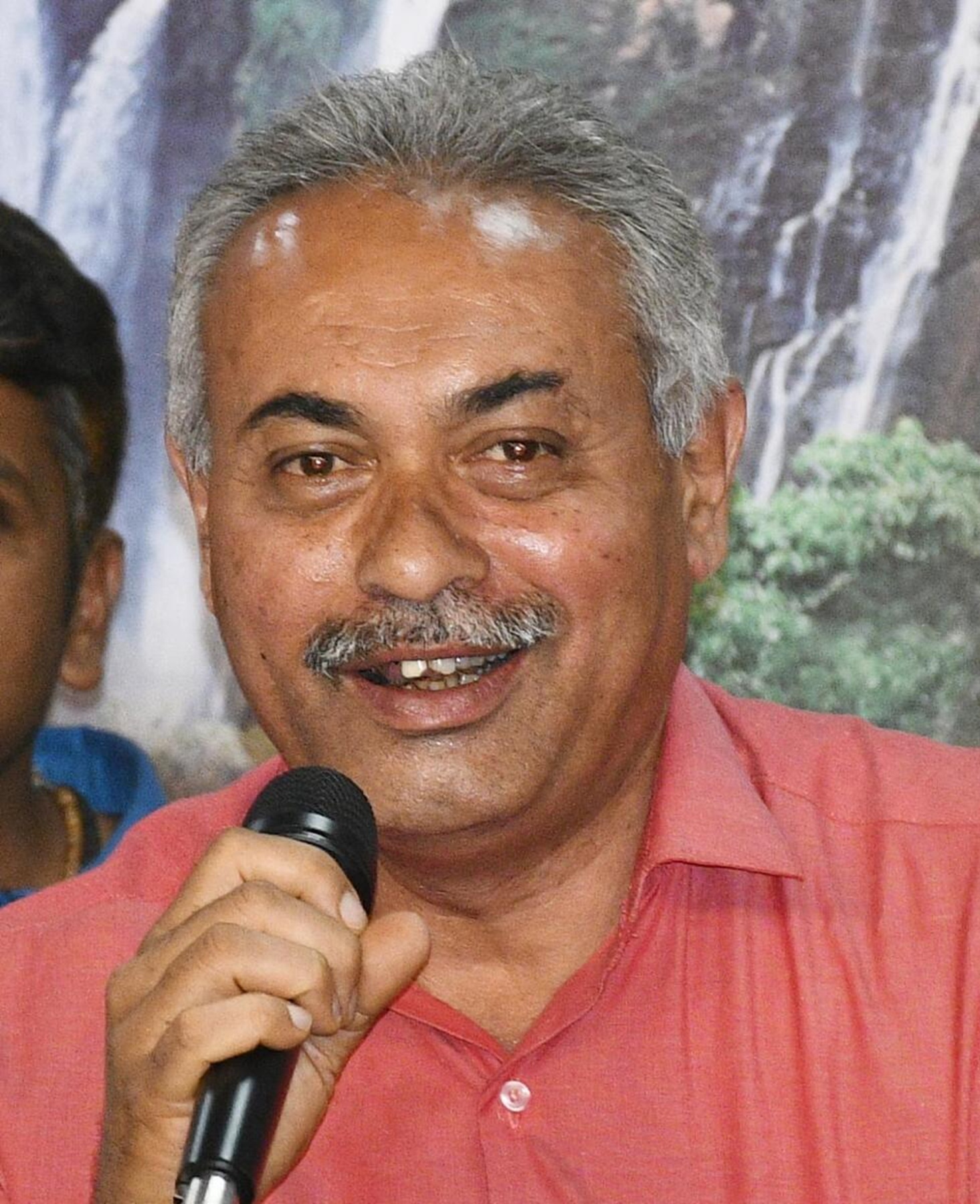 ಅಖಿಲೇಶ ಚಿಪ್ಪಳಿ