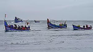 ಅಕ್ರಮ ಮೀನುಗಾರಿಕೆ ಆರೋಪ: ಭಾರತದ 35 ಮೀನುಗಾರರನ್ನು ಬಂಧಿಸಿದ ಶ್ರೀಲಂಕಾ ನೌಕಾಪಡೆ