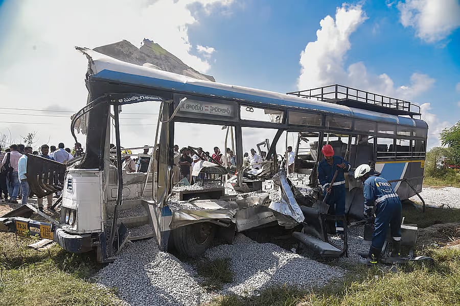 ರಸ್ತೆಗಳು ಹಾಳಾಗಿದ್ದರೆ ಕಡಿಮೆ ಅಪಘಾತಗಳಾಗುತ್ತವೆ: ತೆಲಂಗಾಣ ಬಿಜೆಪಿ ಸಂಸದ 