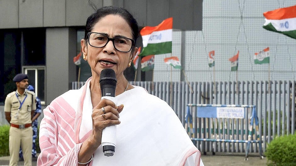 ಎಸ್‌ಐಆರ್ ವಿರುದ್ಧ ಬೀದಿಗಿಳಿದ ಮಮತಾ ಬ್ಯಾನರ್ಜಿ: 3.8 ಕಿ.ಮೀ ಕಾಲ್ನಡಿಗೆ ಜಾಥ
