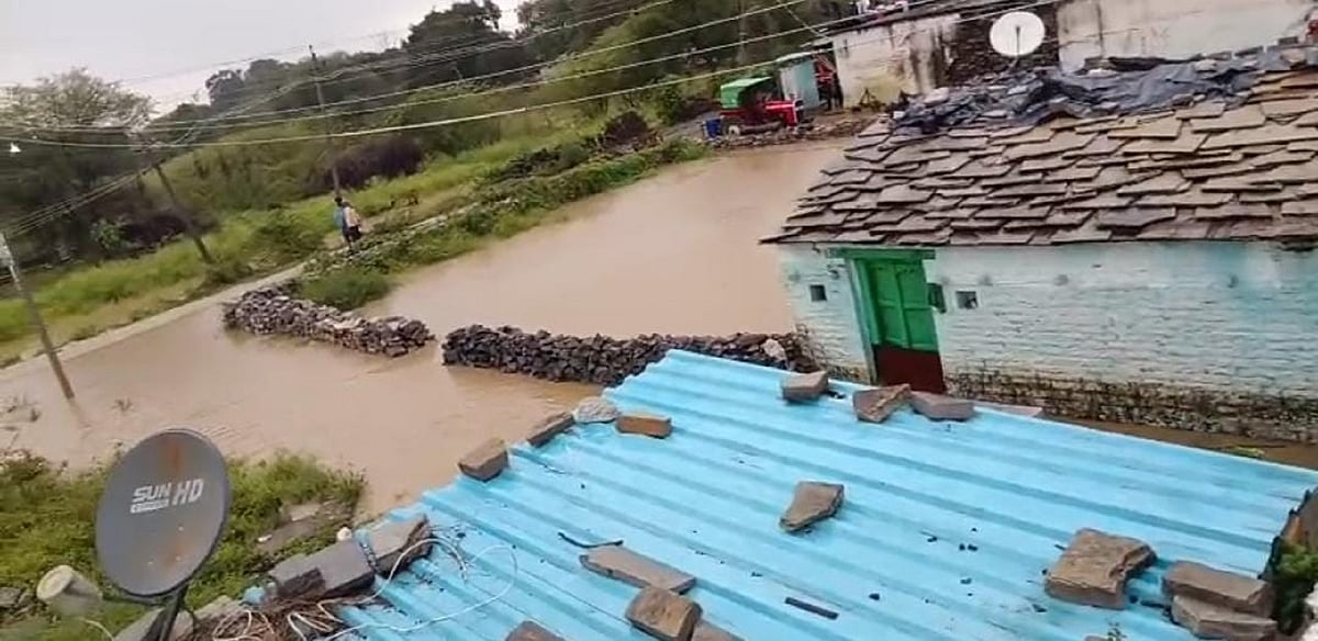 ಪ್ರವಾಹ ಸಂತ್ರಸ್ತರ ಅರಣ್ಯರೋದನ; ಬೆನಕನಳ್ಳಿ ಜನರ ನಿದ್ದೆ ಗೆಡಿಸುತ್ತಿರುವ ಮಳೆರಾಯ