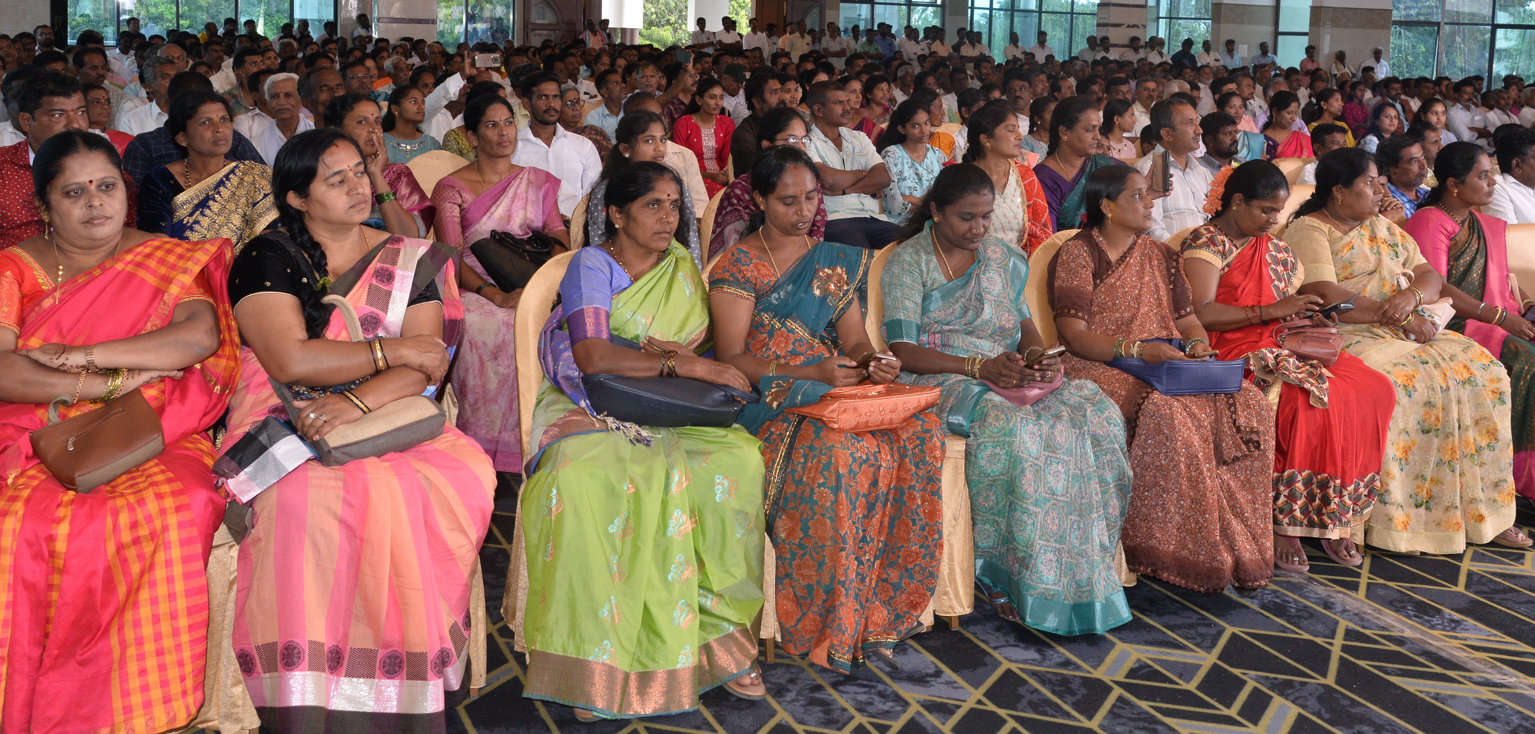 ಕಾರ್ಯಕ್ರಮದಲ್ಲಿ ಪಾಲ್ಗೊಂಡಿದ್ದ ಮಹಿಳೆಯರು