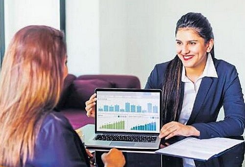 ಪ್ರತಿ ನಾಲ್ವರು ಪುರುಷರಲ್ಲಿ ಒಬ್ಬ ಮಹಿಳಾ ಹೂಡಿಕೆದಾರರು; ಕರ್ನಾಟಕದಲ್ಲಿ ಎಷ್ಟು? 