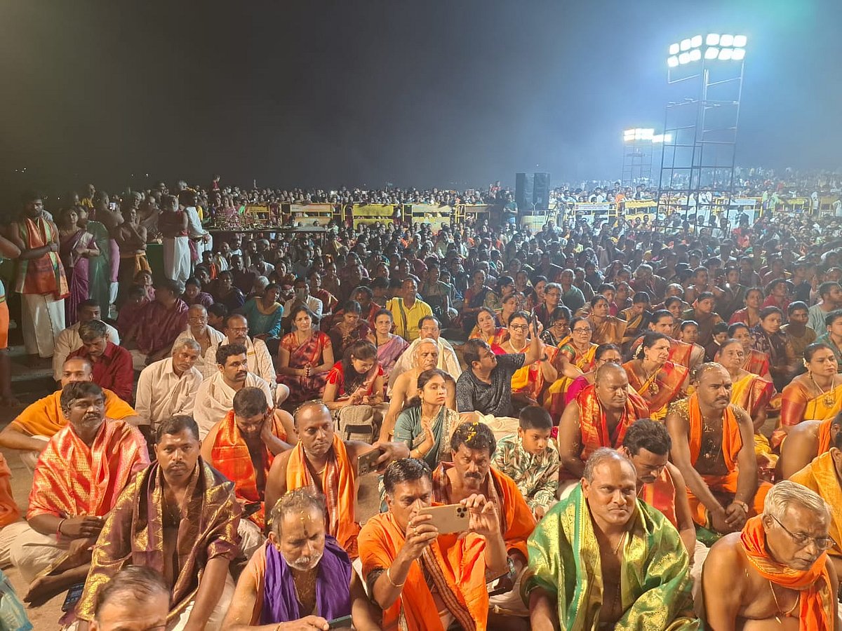 ಮಂತ್ರಾಲಯದಲ್ಲಿ ತುಂಗಾರತಿ