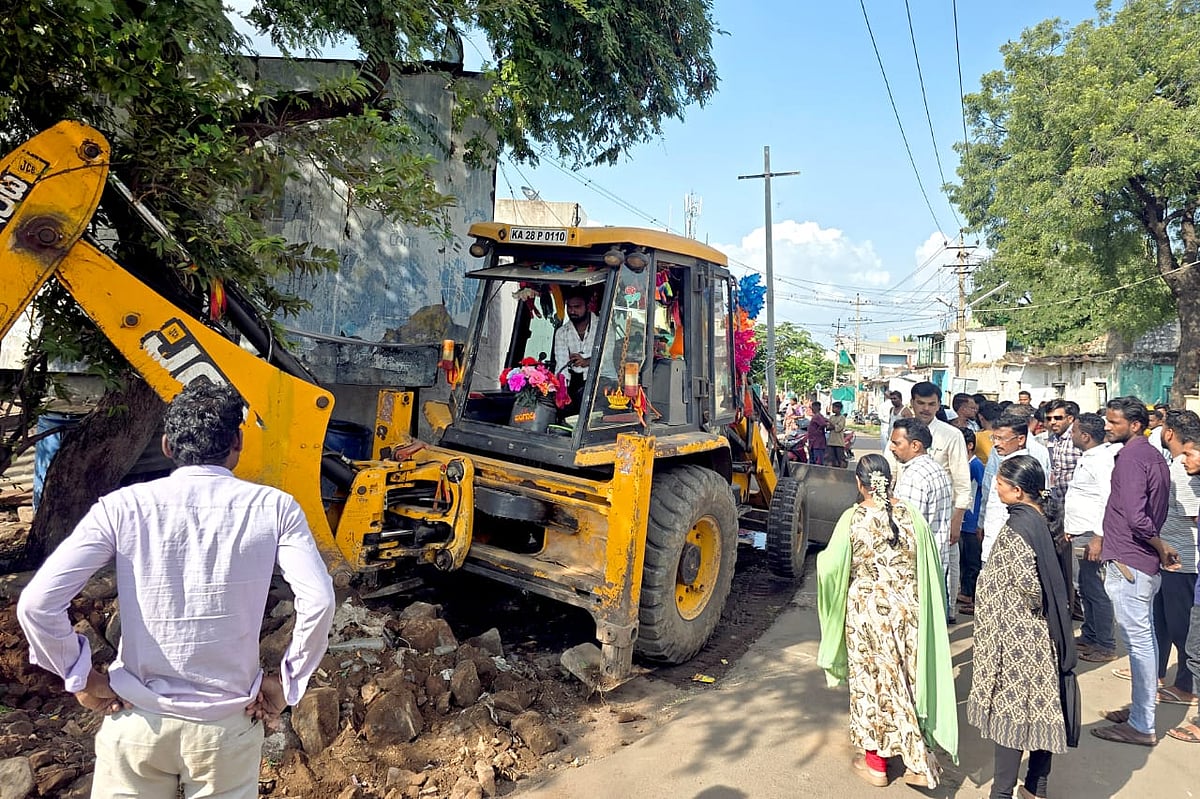 ಜಮಖಂಡಿ: ನಗರಸಭೆಯಿಂದ ಅತಿಕ್ರಮಣ ತೆರವು