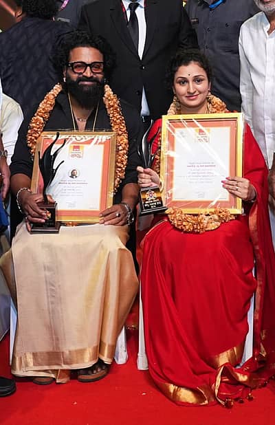 2018-19ನೇ ಸಾಲಿನ ರಾಜ್ಯ ಚಲನಚಿತ್ರ ಪ್ರಶಸ್ತಿಗಳಲ್ಲಿ 'ಅತ್ಯುತ್ತಮ ಮನರಂಜನಾ ಚಿತ್ರ' ಮತ್ತು 'ಅತ್ಯುತ್ತಮ ನಿರ್ದೇಶಕ' ಪ್ರಶಸ್ತಿಯನ್ನು ಈ ಚಿತ್ರ ಪಡೆದುಕೊಂಡಿದೆ.