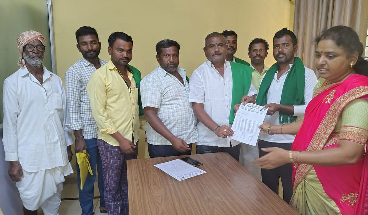 ಮುಂಡರಗಿ: ಟನ್ ಕಬ್ಬಿಗೆ ₹3,500 ದರ ನಿಗದಿಗೆ ಆಗ್ರಹ