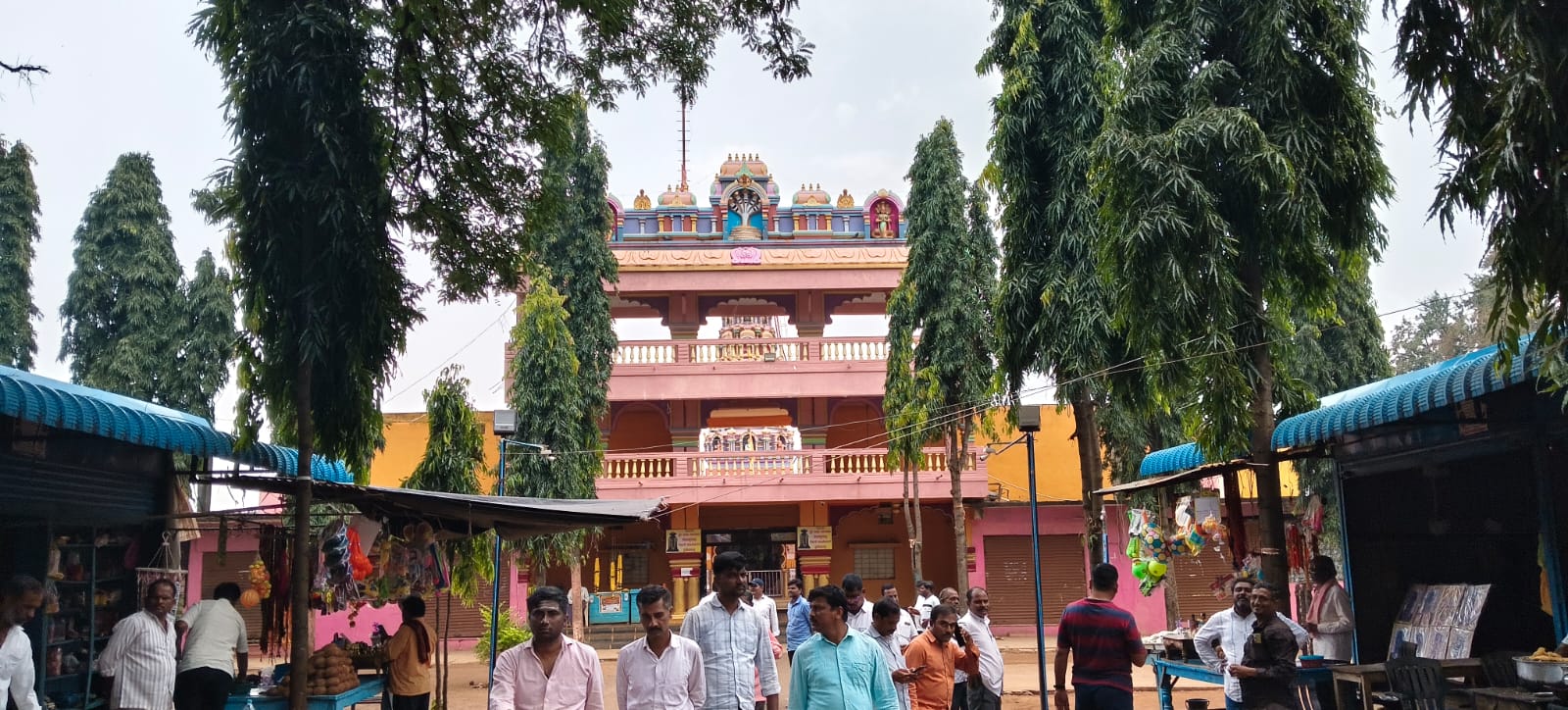 ದೇವಸ್ಥಾನದ ಮುಖ್ಯದ್ವಾರ