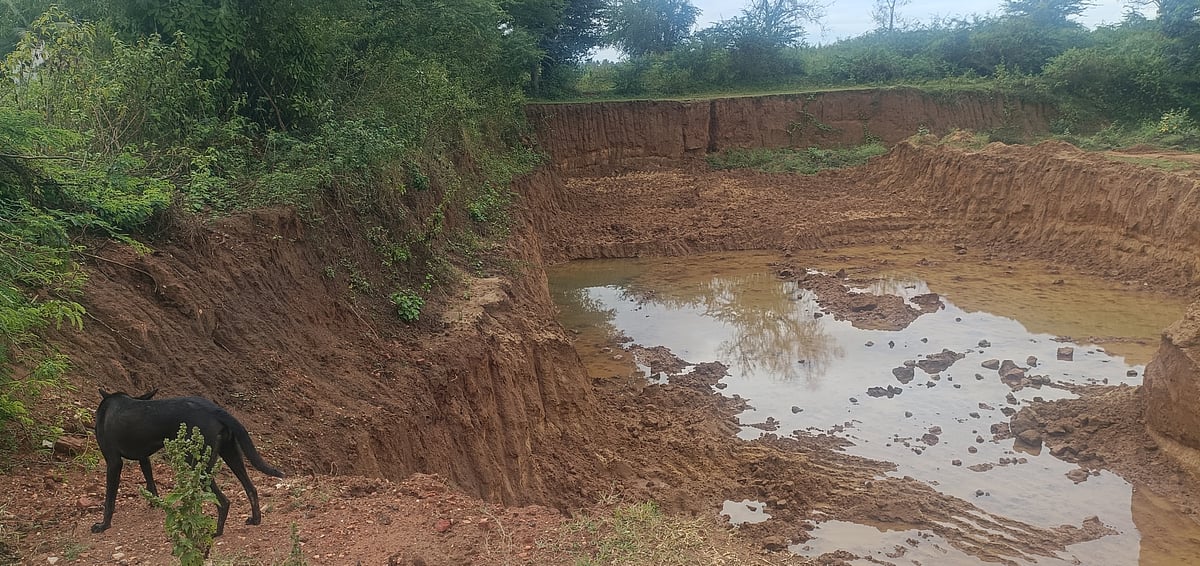 ಹರಿಹರ | ಮಣ್ಣು ಅಕ್ರಮ ಗಣಿಗಾರಿಕೆ: ಗುತ್ತೂರು ಜನರ ಆತಂಕ