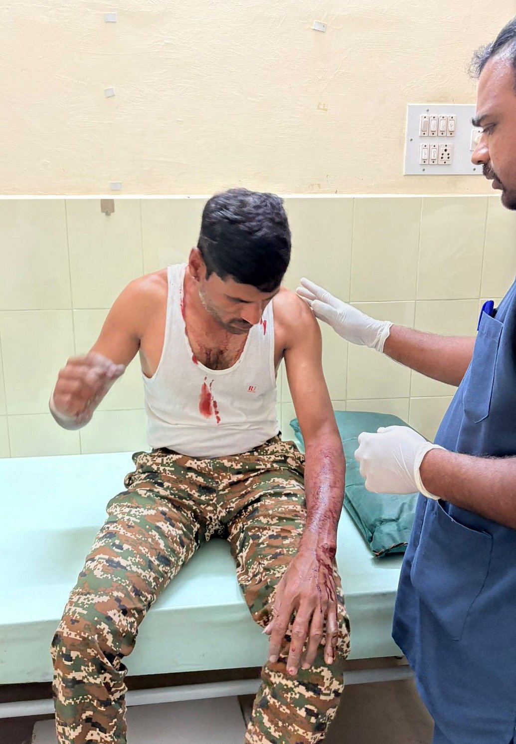 ಗುಂಡ್ಲುಪೇಟೆ: ವಾಚರ್‌ ಮೇಲೆ ಚಿರತೆ ದಾಳಿ