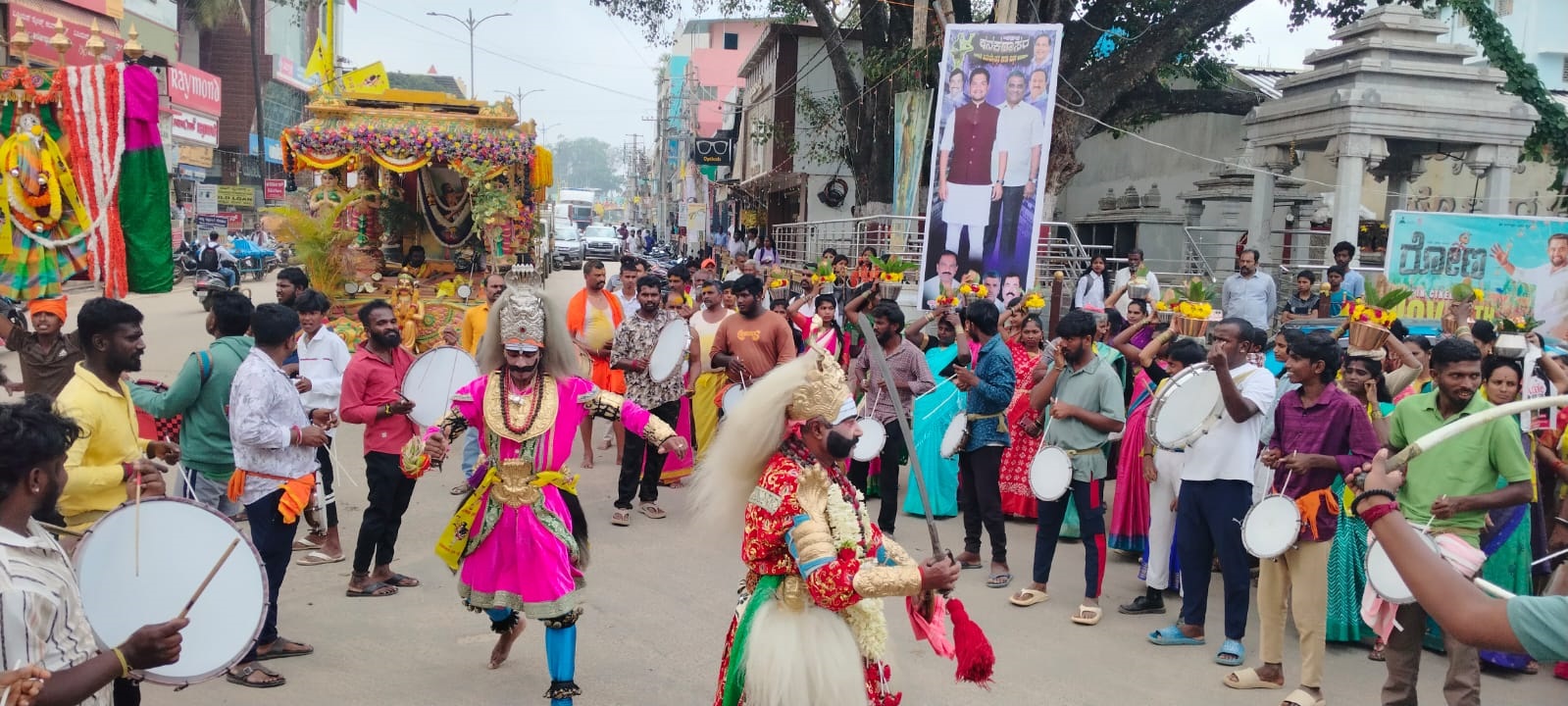 ಹೊಸಕೋಟೆಯಲ್ಲಿ ಕನಕ ಜಯಂತಿ ಪ್ರಯುಕ್ತ ನಡೆದ ಮೆರವಣಿಗೆ