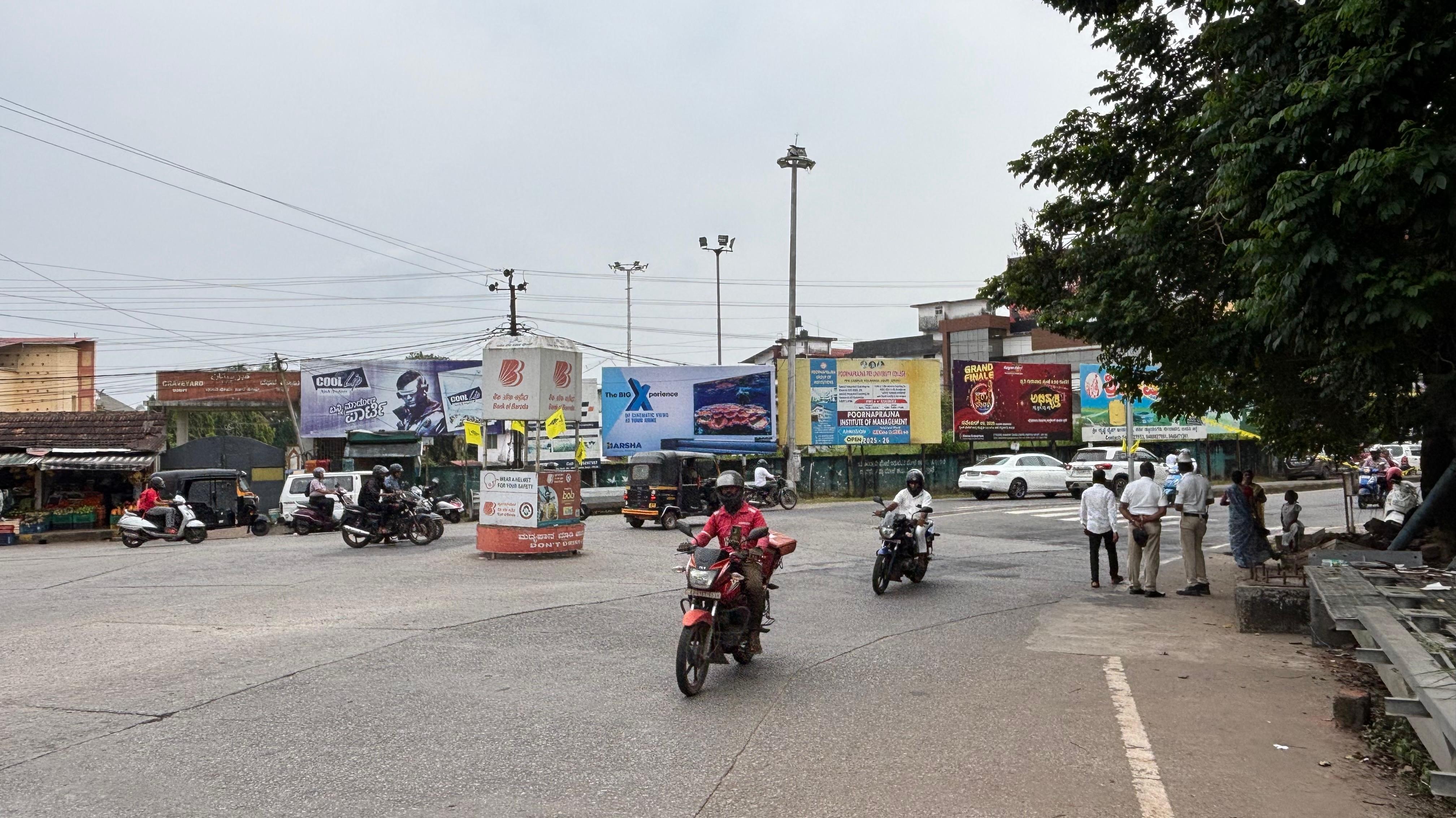 ಸಿಗ್ನಲ್‌ ದೀಪಗಳಿಲ್ಲದ ಉಡುಪಿಯ ಡಯಾನ ಸರ್ಕಲ್‌