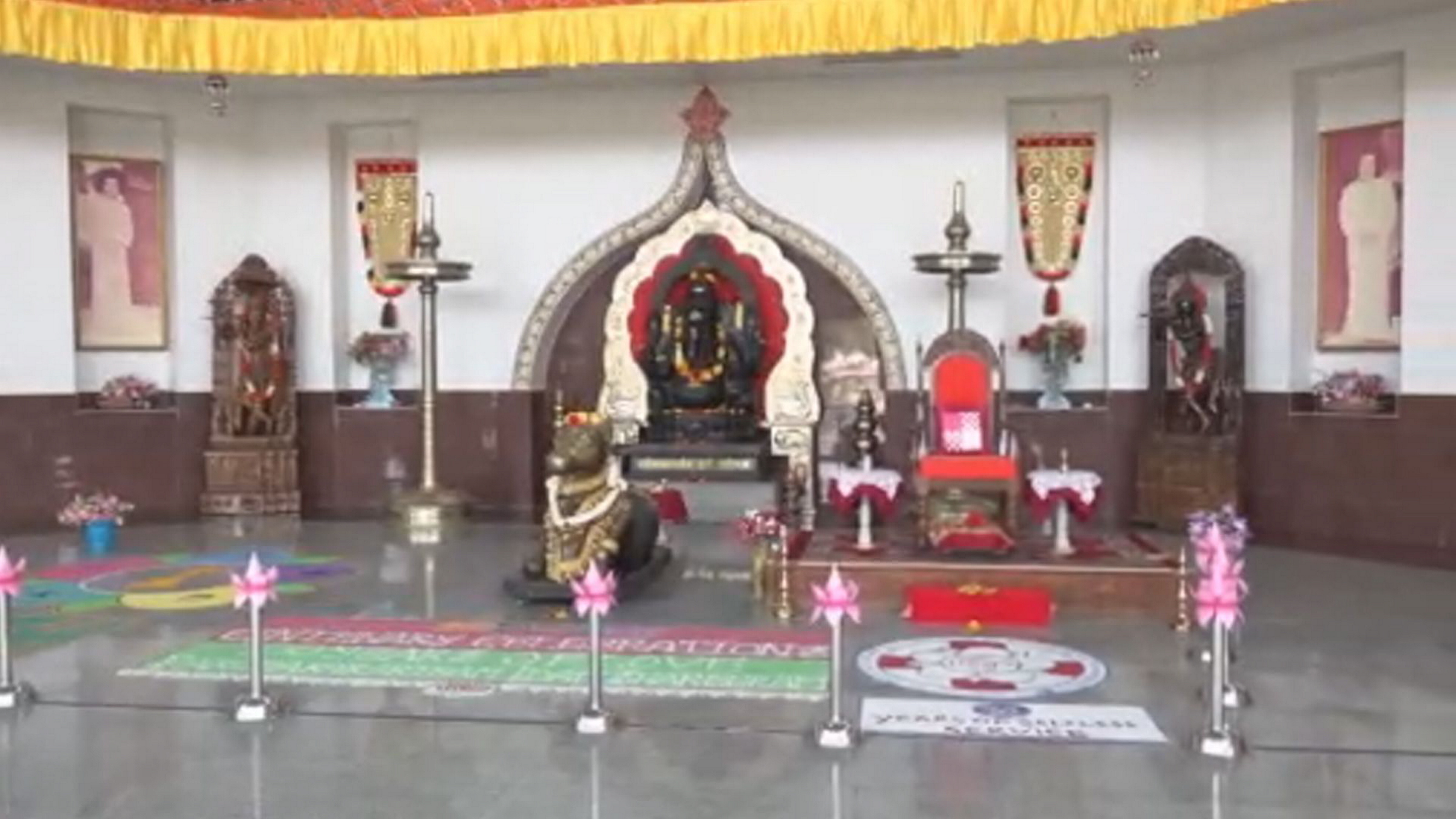 ಪುಟ್ಟಪರ್ತಿಯ ಪ್ರಶಾಂತಿ ನಿಲಯ ಆಶ್ರಮ (ಪಿಟಿಐ)