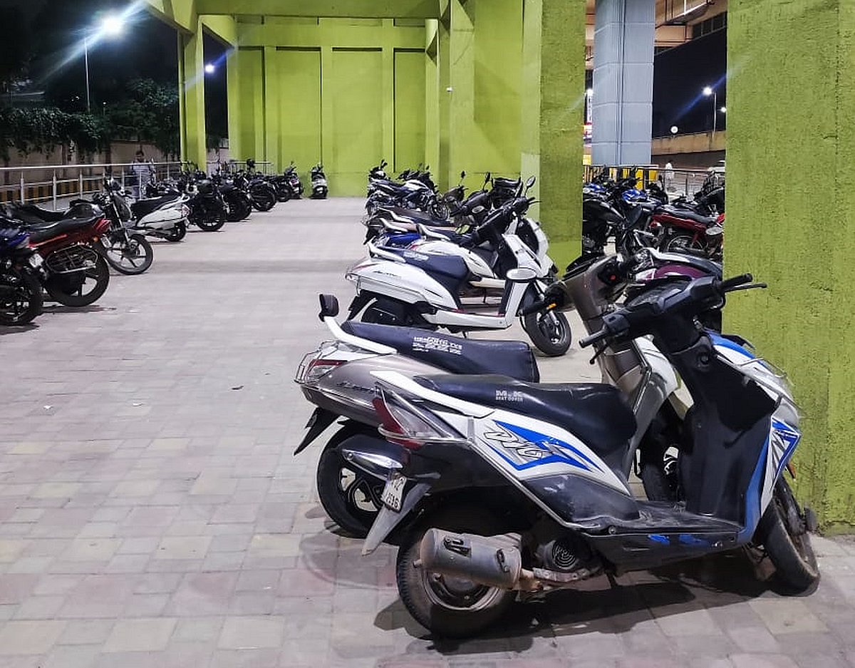 ಮೆಟ್ರೊ ಪಾರ್ಕಿಂಗ್ ನಿಮಿಷಗಳ ಸಮಸ್ಯೆ: ರಾತ್ರಿ 12ಗಂಟೆ ದಾಟಿದರೆ ದುಪ್ಪಟ್ಟು ಶುಲ್ಕ