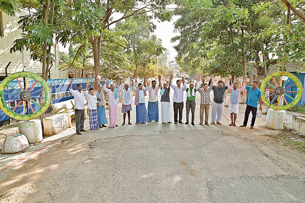 ಆವರಗೆರೆ ಅಂದ ಹೆಚ್ಚಿಸಿದ 'ಕಾಯಕಯೋಗಿ ಬಸವ ಪರಿಸರ ಬಳಗ'