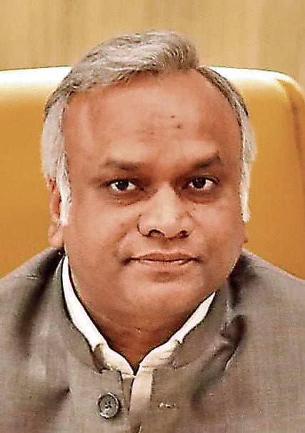 ಆರ್​ಎಸ್​​ಎಸ್​​ಗೆ ದೇಣಿಗೆ ಕೊಡುವ ಸ್ವಯಂ ಸೇವಕರು ಯಾರು: ಪ್ರಿಯಾಂಕ್‌ ಖರ್ಗೆ