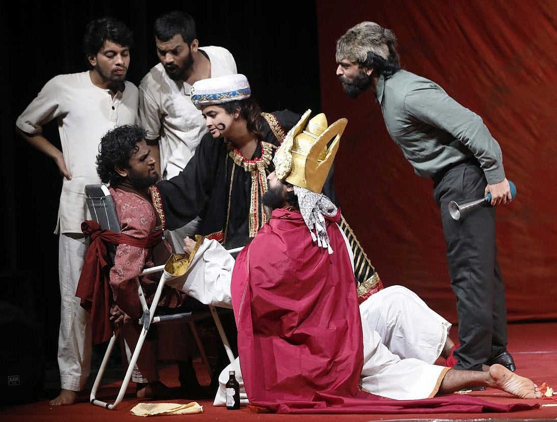 ಅವತರಣಮ್ ಭ್ರಾಂತಾಲಯಮ್ ನಾಟಕ: ನಗಿಸಲೆತ್ನಿಸಿ ಸುಸ್ತಾದ ನೀನಾಸಂ ಕಲಾವಿದರು!