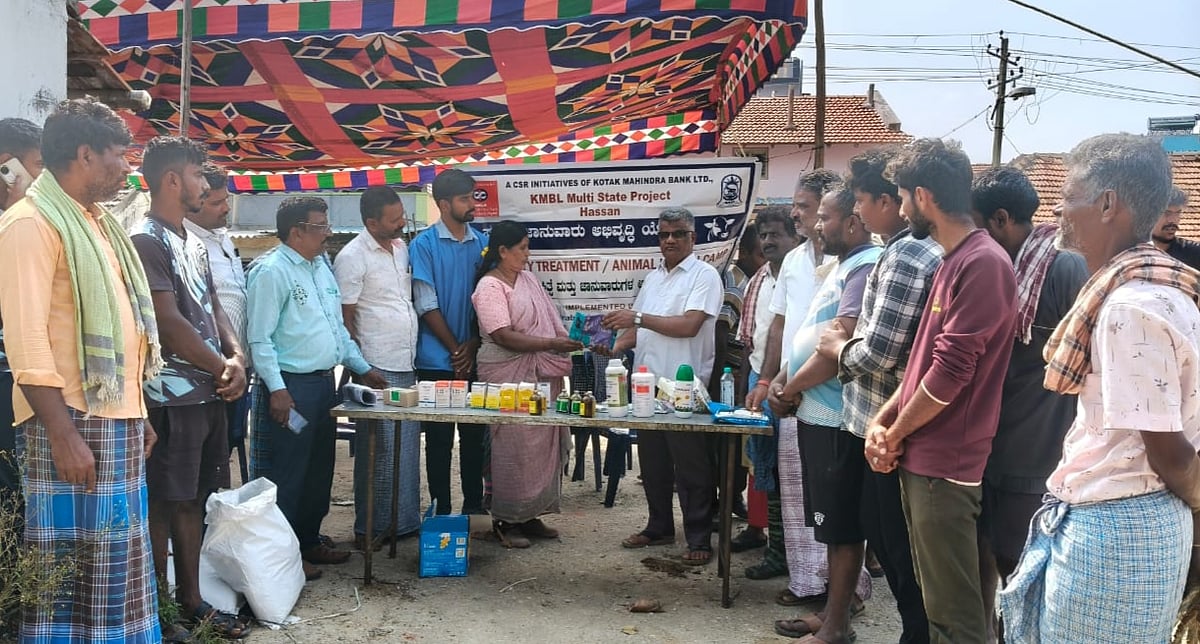 ಹಾಸನ| ಹೈನುಗಾರಿಕೆ ತರಬೇತಿ ಶಿಬಿರ: ಉಚಿತ ಔಷಧ ವಿತರಣೆ