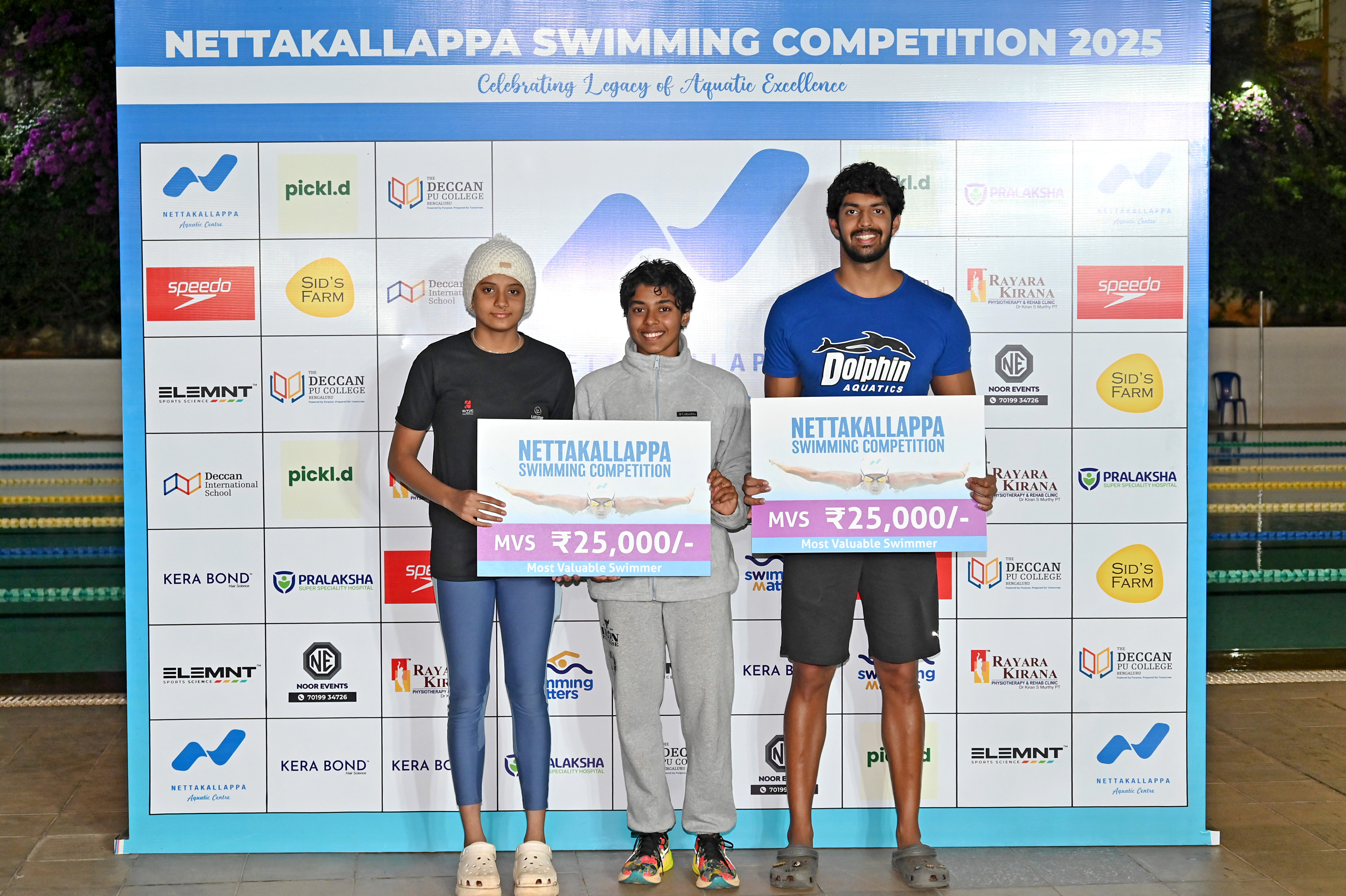 ನೆಟ್ಟಕಲ್ಲಪ್ಪ ಈಜು ಸ್ಪರ್ಧೆಯಲ್ಲಿ ‘ಮೌಲ್ಯಯುತ ಈಜುಗಾರರು’ ಗೌರವ ಗಳಿಸಿದವರು (ಎಡದಿಂದ) ತ್ರಿಷಾ ಎಸ್ ಸಿಂಧು ಧಿನಿಧಿ ದೇಸಿಂಗು ಶ್ರೀಹರಿ ನಟರಾಜ್   