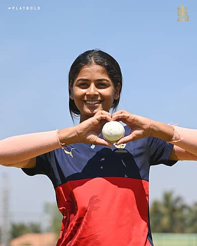 ಮಹಿಳಾ ಕೆರಿಬಿಯನ್ ಪ್ರೀಮಿಯರ್ ಲೀಗ್‌ನಲ್ಲಿ ಆಡಿದ ಮೊದಲ ಭಾರತೀಯ ಎಂಬ ಖ್ಯಾತಿ ಹೊಂದಿರುವ ಶ್ರೇಯಾಂಕಾ.