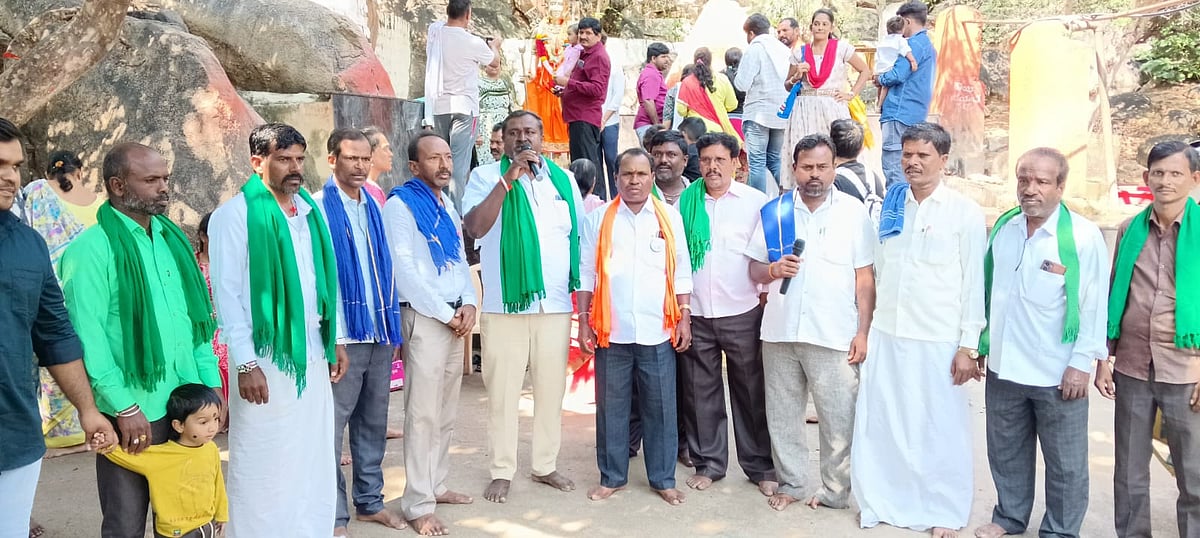 ಅಂಜನಾದ್ರಿ ದೇವಸ್ಥಾನ: ಆರತಿತಟ್ಟೆ ತೆರವಿನ ವಿರುದ್ಧ ಪ್ರತಿಭಟನೆ