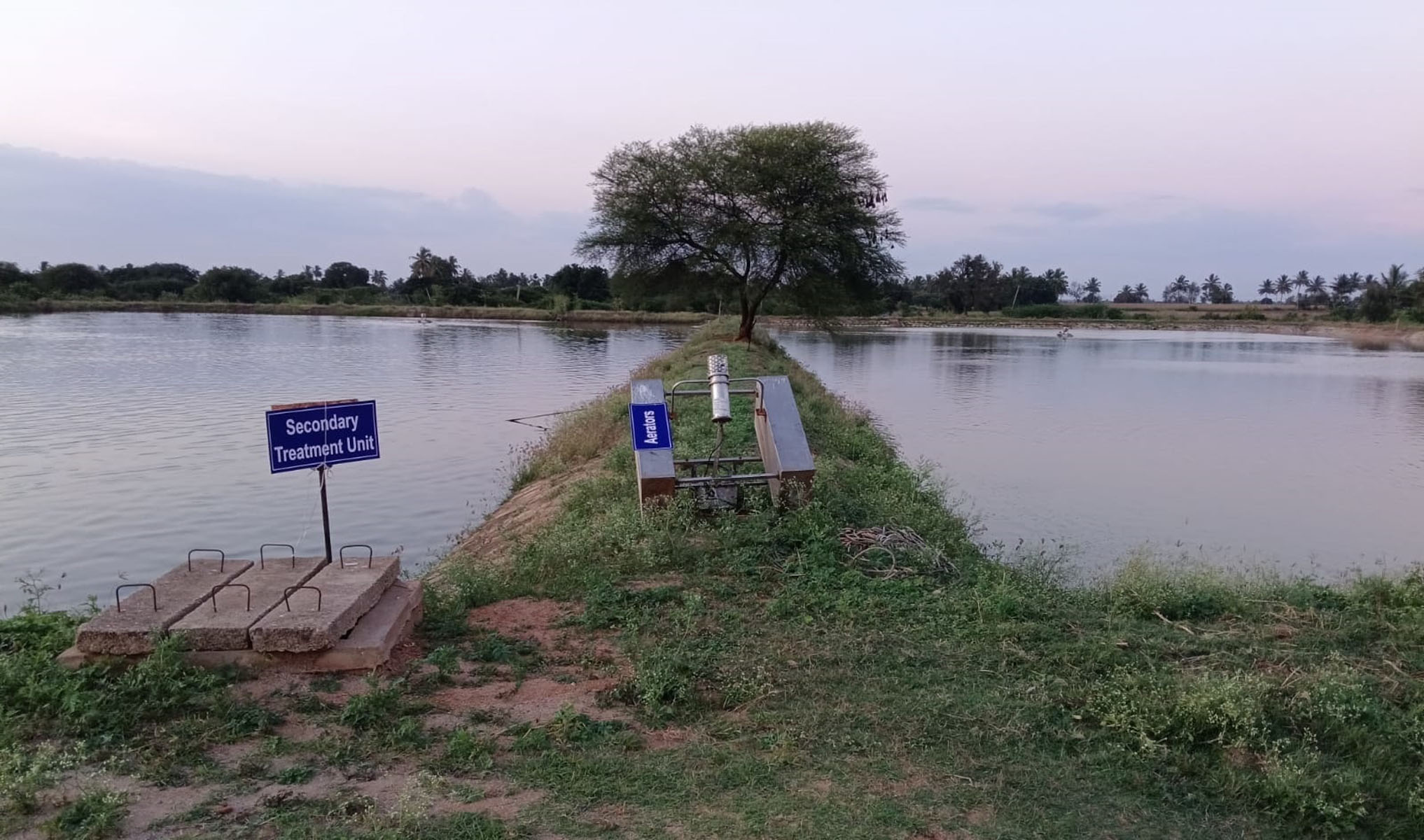 ಹೂವಿನಹಡಗಲಿ ಎಸ್‌ಟಿಪಿಯಲ್ಲಿರುವ ಪ್ರಾಥಮಿಕ ದ್ವಿತೀಯ ಹಂತದ ಸಂಸ್ಕರಣಾ ಘಟಕಗಳು