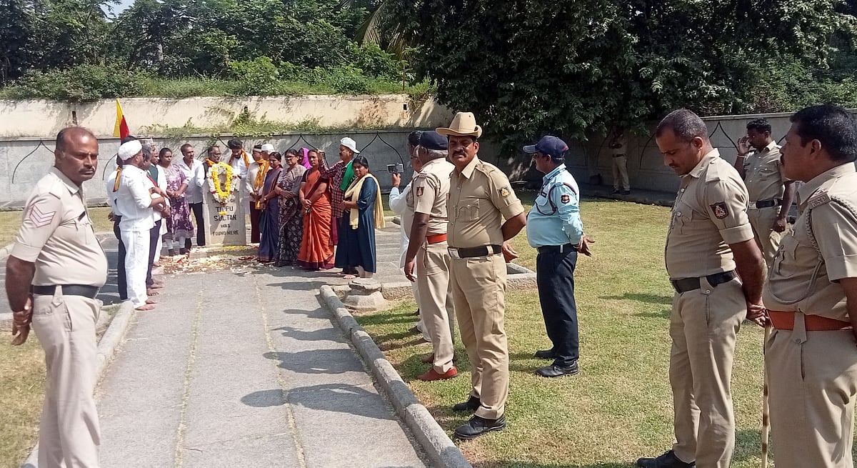 ಶ್ರೀರಂಗಪಟ್ಟಣ: ಪೊಲೀಸ್‌ ಭದ್ರತೆಯಲ್ಲಿ ‘ಟಿಪ್ಪು ಜಯಂತಿ’