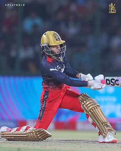 ಆಲ್‌ರೌಂಡರ್ ಶ್ರೇಯಾಂಕ ಪಾಟೀಲ ಅವರಿಗೆ  ಆರ್‌ಸಿಬಿ ₹60 ಲಕ್ಷ ನೀಡಿ ರಿಟೇನ್ ಮಾಡಿಕೊಂಡಿದೆ.