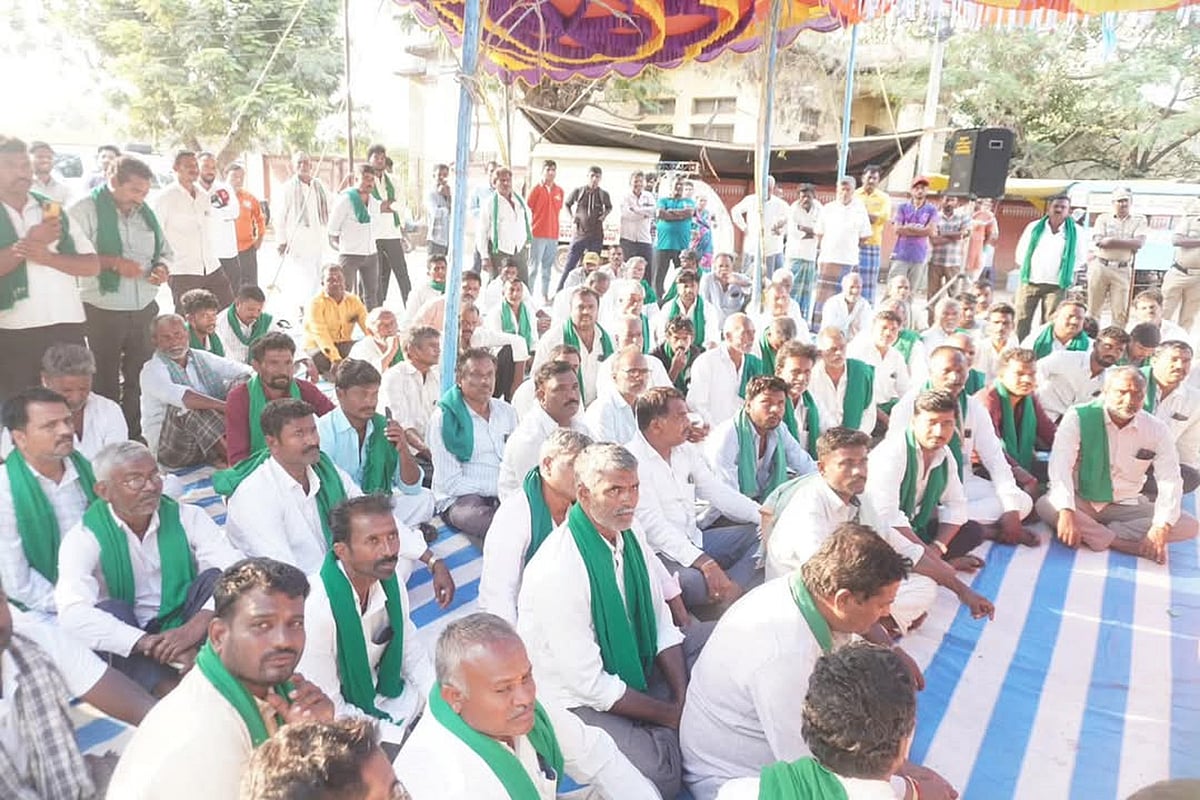 ಹಾವೇರಿ| ಬೆಂಬಲ ಬೆಲೆಗೆ ಕಬ್ಬು ಬೆಳೆಗಾರರ ಪಟ್ಟು; ಹೆದ್ದಾರಿ ತಡೆ ಎಚ್ಚರಿಕೆ