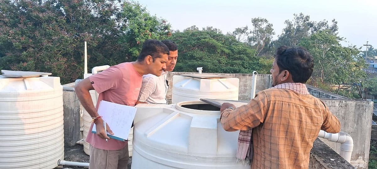 ಹೂವಿನಹಡಗಲಿ| ವಸತಿ ನಿಲಯ, ಆಸ್ಪತ್ರೆಗೆ ಲೋಕಾಯುಕ್ತ ಭೇಟಿ; ಅವ್ಯವಸ್ಥೆ ದರ್ಶನ