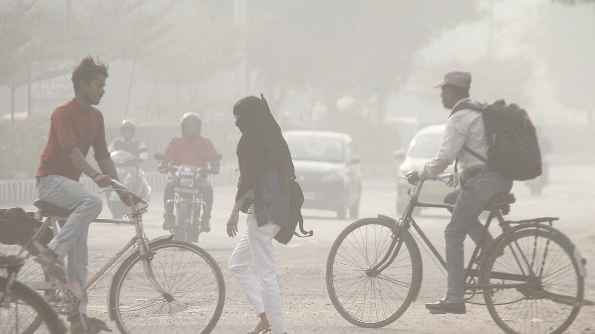 ದೆಹಲಿ ವಾಯು ಮಾಲಿನ್ಯ: 5ನೇ ತರಗತಿವರೆಗಿನ ಮಕ್ಕಳಿಗೆ ಹೈಬ್ರಿಡ್ ಮಾದರಿಯಲ್ಲಿ ಪಾಠ