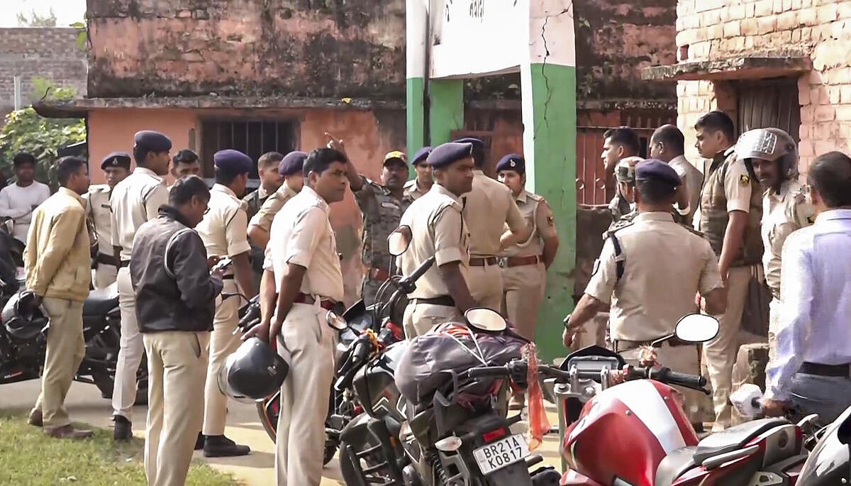 ಬಿಹಾರ ಚುನಾವಣೆ: ಮತಗಟ್ಟೆ ಬಳಿ ವಿವಿಧ ಪಕ್ಷಗಳ ಕಾರ್ಯಕರ್ತರ ನಡುವೆ ಘರ್ಷಣೆ