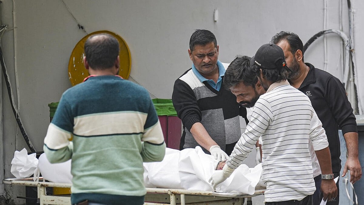 Delhi Blast: ಸ್ಫೋಟದಲ್ಲಿ ಮೃತಪಟ್ಟ ಟ್ಯಾಕ್ಸಿ ಚಾಲಕ, ಅಂಗಡಿ ಮಾಲೀಕ