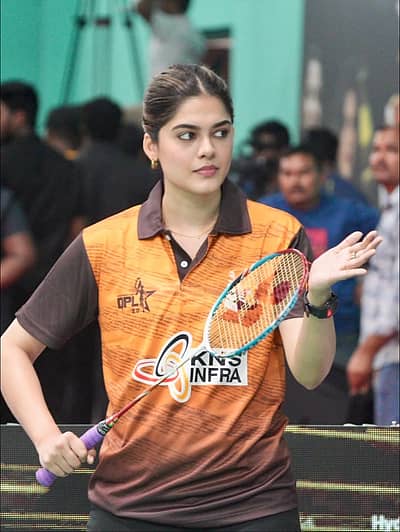 ಭದ್ರಾವತಿ ಮೂಲದವರಾದ ಆಶಾ ಭಟ್ , 'ರಾಬರ್ಟ್' ಚಿತ್ರದ ಮೂಲಕ ಕನ್ನಡ ಚಿತ್ರರಂಗಕ್ಕೆ ಪದಾರ್ಪಣೆ ಮಾಡಿದ್ದರು. 