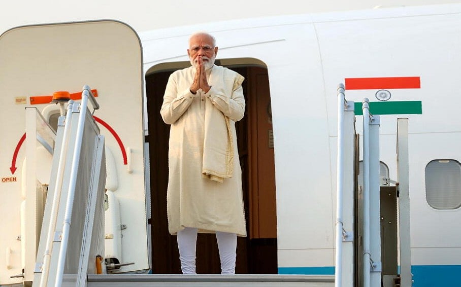 ದೊರೆಯ ಜನ್ಮದಿನ ಸಂಭ್ರಮದಲ್ಲಿ ಪಾಲ್ಗೊಳ್ಳಲು ಭೂತಾನ್‌ಗೆ ತೆರಳಿದ ಪ್ರಧಾನಿ ಮೋದಿ