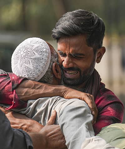 ಮೃತರ ಸಂಬಂಧಿಕರ ಆಕ್ರಂದನ