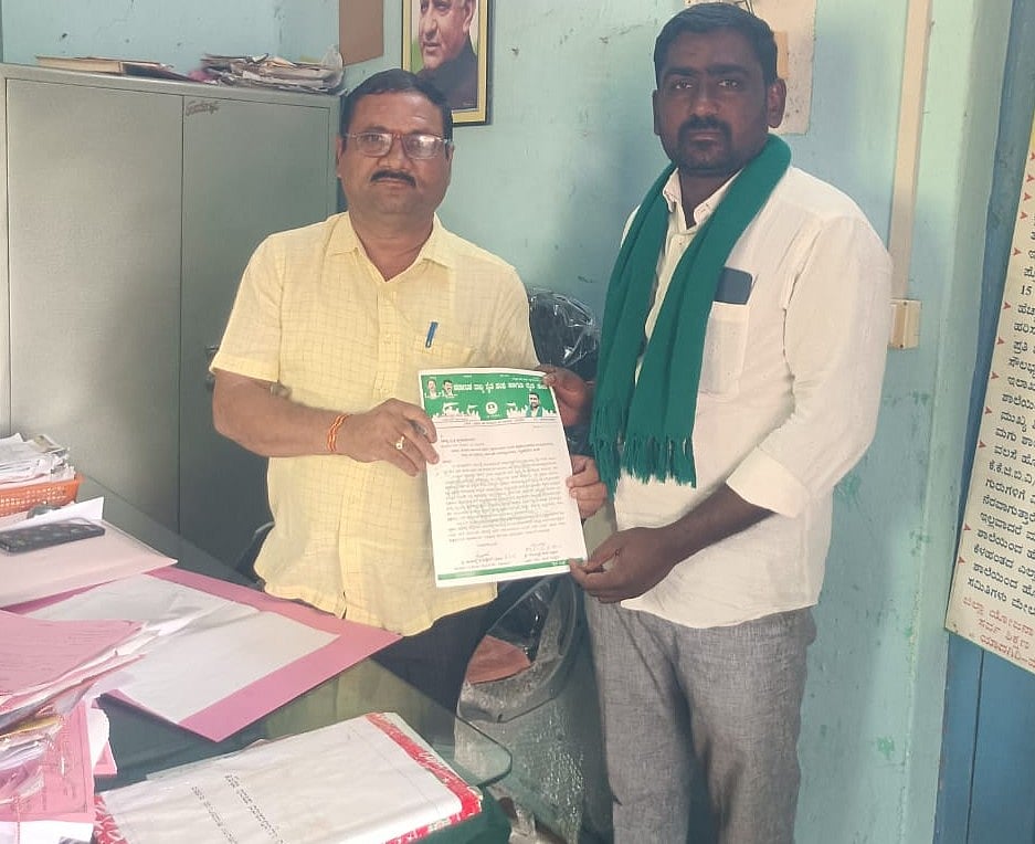 ಕೆಂಭಾವಿ: ಶಿಕ್ಷಕರ ವರ್ಗಾವಣೆ ರದ್ದುಗೊಳಿಸಲು ಒತ್ತಾಯ