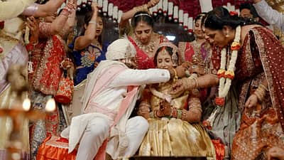 ಜೀ ಕನ್ನಡ ವಾಹಿನಿಯಲ್ಲಿ ಪ್ರಸಾರವಾಗುತ್ತಿರುವ ಅಮೃತಧಾರೆ ಧಾರಾವಾಹಿಯಲ್ಲಿ ನಟಿಸುತ್ತಿರುವ ನಟಿ ಮೇಘಾ ಶೆಣೈ ದಾಂಪತ್ಯ ಜೀವನಕ್ಕೆ ಕಾಲಿಟ್ಟಿದ್ದಾರೆ.  