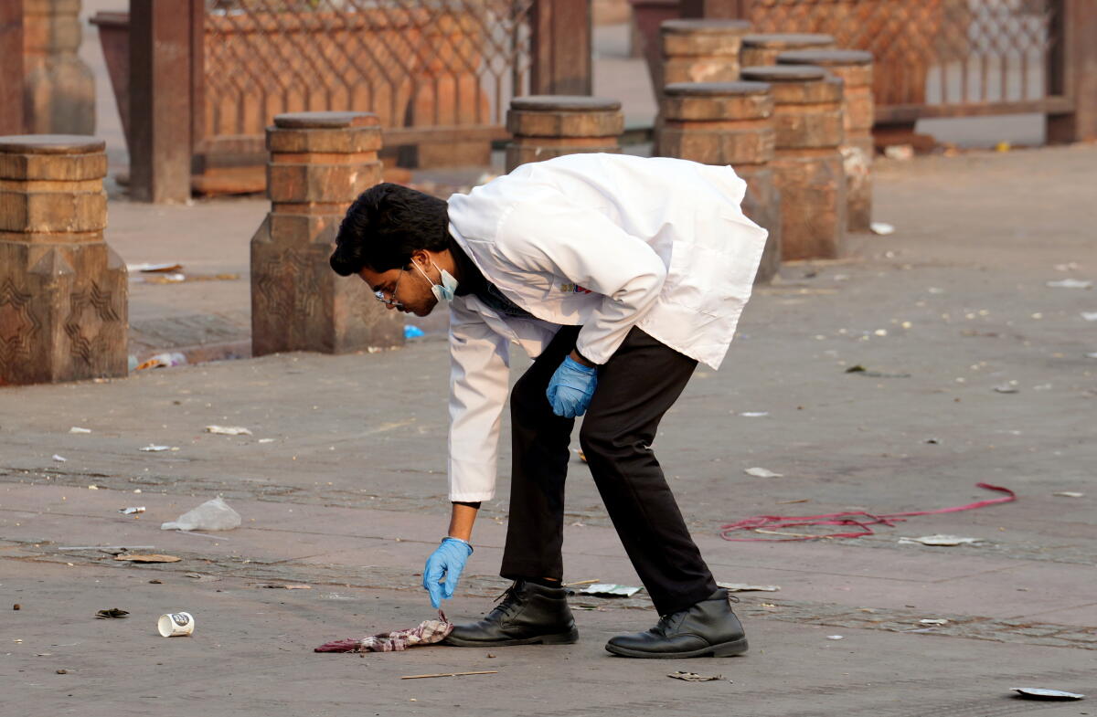 ದೆಹಲಿ ಸ್ಫೋಟ: 40ಕ್ಕೂ ಅಧಿಕ ಮಾದರಿಗಳ ಸಂಗ್ರಹ