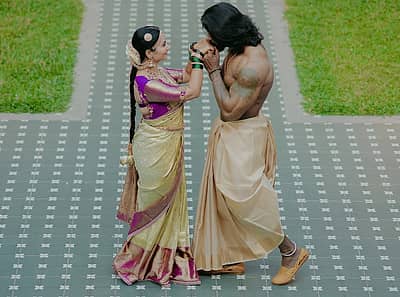 ಈಗ ನಟಿ ರಜಿನಿ ಸಾಮಾಜಿಕ ಮಾಧ್ಯಮ ಇನ್‌ಸ್ಟಾಗ್ರಾಮ್‌ನಲ್ಲಿ ಮದುವೆಯ ಸುಂದರ ಚಿತ್ರಗಳನ್ನು ಹಂಚಿಕೊಂಡಿದ್ದಾರೆ.