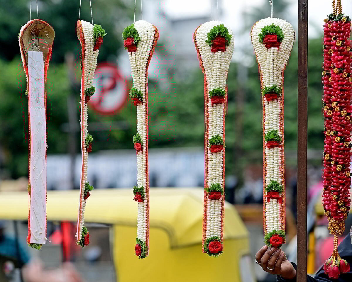ಮೊಗ್ಗಿನ ಜಡೆ ಸಂಭ್ರಮ ನೋಡೆ!