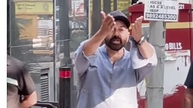 ನಾಚಿಕೆಯಾಗುವುದಿಲ್ಲವೇ? ಮಾಧ್ಯಮಗಳ ವಿರುದ್ಧ ನಟ ಧರ್ಮೇಂದ್ರ ಪುತ್ರ ಸನ್ನಿ ಅಸಹನೆ