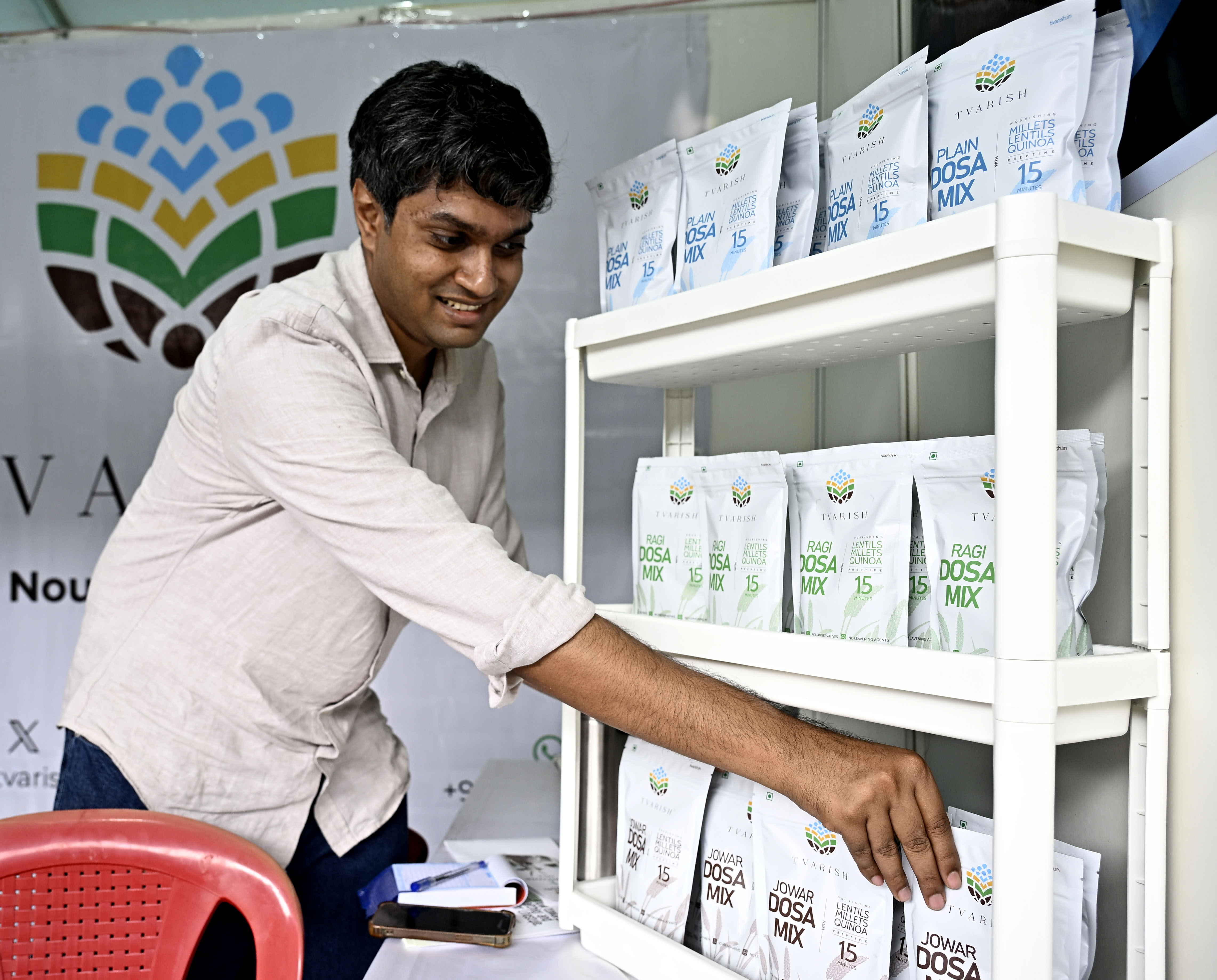 ಗಾಂಧಿ ಕೃಷಿ ವಿಜ್ಞಾನ ಕೇಂದ್ರ (ಜಿಕೆವಿಕೆ) ಆಯೋಜಿಸಿರುವ ಕೃಷಿ ಮೇಳದಲ್ಲಿ ವಿವಿಧ ಸ್ಟಾರ್ಟ್‌ಅಪ್‌ ಕಂಪೆನಿಗಳು ತಮ್ಮ ಕೃಷಿ ಆಧಾರಿತ ಮೌಲ್ಯರ್ಧಿತ ಉತ್ಪನ್ನಗಳನ್ನು ಮಾರಾಟಕ್ಕ ಇಡಲಾಗಿತ್ತು