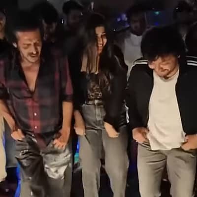 ಗೋಲ್ಡನ್ ಸ್ಟಾರ್ ಗಣೇಶ್ ಹಾಗೂ ಪತ್ನಿ ಪ್ರಿಯಾಂಕಾ ಜೊತೆಗೆ ಉಪೇಂದ್ರ ಅವರು ನೃತ್ಯ ಮಾಡಿದರು. ಈ ಚಿತ್ರಗಳನ್ನು ನಟಿ ಪ್ರಿಯಾಂಕಾ ಉಪೇಂದ್ರ ಸಾಮಾಜಿಕ ಮಾಧ್ಯಮ ಇನ್‌ಸ್ಟಾಗ್ರಾಮ್ ಸ್ಟೋರಿಯಲ್ಲಿ ಹಂಚಿಕೊಂಡಿದ್ದಾರೆ.