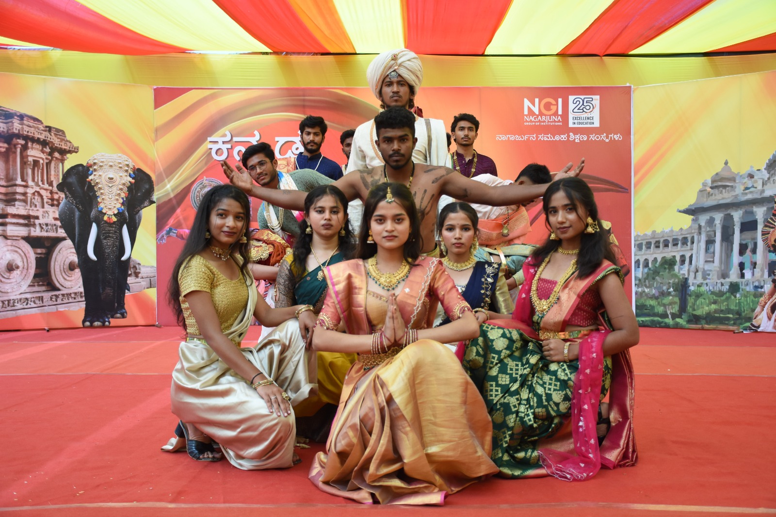 ಸಾಂಸ್ಕೃತಿಕ ಕಾರ್ಯಕ್ರಮ ನಡೆಸಿಕೊಟ್ಟ ವಿದ್ಯಾರ್ಥಿಗಳು 